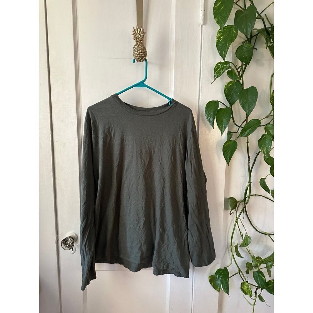 George men’s size large green sweater